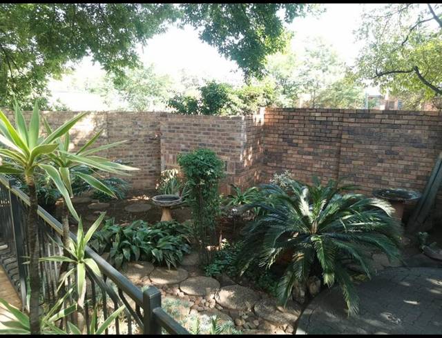 2 BEDROOM PROPERTY TO RENT IN ASHLEA GARDENS